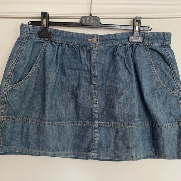 Cute Urban Outfitters Jean Skirt - Picture 1 of 3